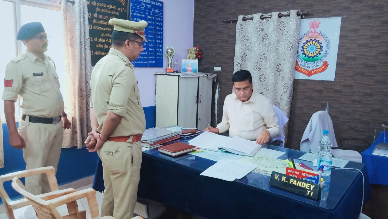 पुलिस अधीक्षक  विजय अग्रवाल द्वारा थाना बलौदा का किया गया आकस्मिक निरीक्षण