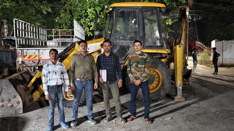 खनिज मुरूम का अवैध उत्खनन करने पर तीन वाहन जप्त