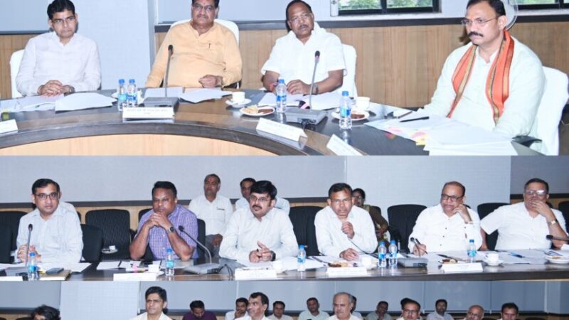 धान खरीदी की आरंभिक तैयारियों के लिए मंत्री मंडलीय उप समिति की बैठक सम्पन्न, बारदाने की व्यवस्था पर हुई चर्चा