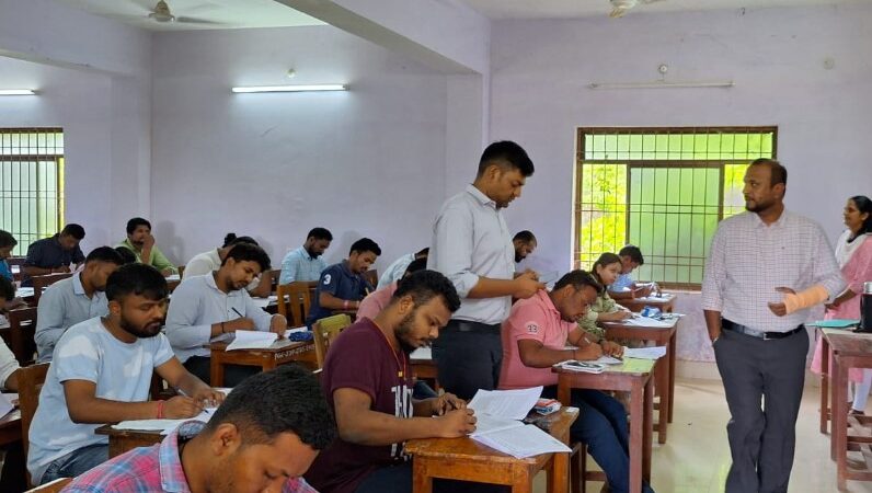 कलेक्टर ने राज्य सेवा मुख्य परीक्षा सेंटर का किया निरीक्षण