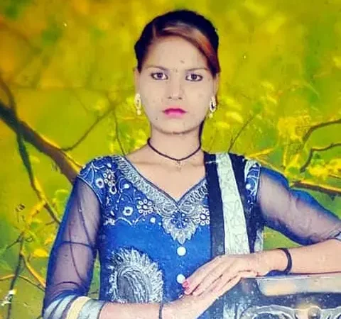 महिला की घर में संदिग्ध परिस्थिति में मिली लाश