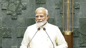 प्रधानमंत्री नरेंद्र मोदी ने सांसद के तौर पर ली शपथ