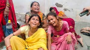 हाथरस में सत्संग के बाद भगदड़, 100 से अधिक लोगों की मौत, 150 घायल