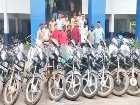 चोरी की 23 बाइक के साथ 6 आरोपियों को पुलिस ने किया गिरफ्तार