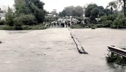 बस्तर की शबरी नदी उफान पर, आज रायपुर समेत तीन संभागों में हैवी रेन का अलर्ट