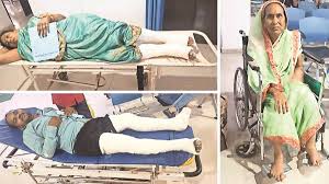 चौथी मंजिल से गिरी लिफ्ट, तीन के टूटे पैर