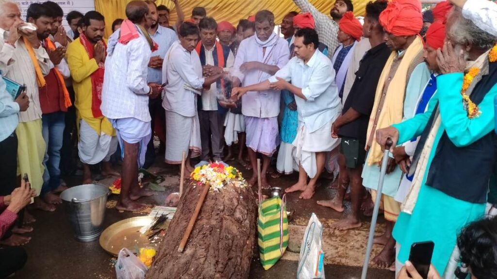 आठ सौ सालों से मनाया जा रहा बस्तर दशहरा ‘पाट जात्रा’ से शुरू, 75 दिनों तक चलेगा यह पर्व