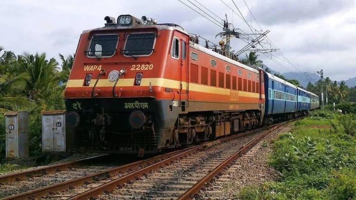रेलवे पैरामेडिकल स्टाफ भर्ती का 1376 पदों पर नोटिफिकेशन जारी, पढ़ें डिटेल्स