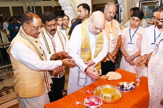 केन्द्रीय गृह मंत्री अमित शाह ने महाप्रभु वल्लभाचार्य जी के मुख्य प्राकट्य बैठक स्थल और चम्पेश्वर महादेव की पूजा-अर्चना की