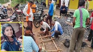 जहरीले सांप के डसने से मां-बेटी की मौत