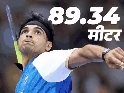 नीरज चोपड़ा ओलिंपिक जेवलिन थ्रो के फाइनल में, रेसलर विनेश सेमीफाइनल में