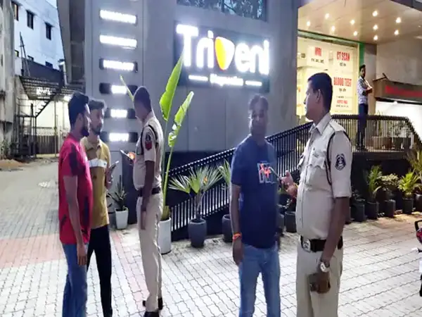 हॉस्पिटल के पांचवें माले से नीचे गिरा मरीज, मौके पर हुई मौत