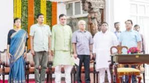आतिशी बनीं दिल्ली की सबसे युवा सीएम, कैबिनेट में 5 मंत्री, मुकेश अहलावत नया चेहरा