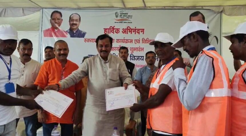 सांसद विजय बघेल ने डेढ़ करोड़ लागत के 30 विकास कार्यों का किया भूमिपूजन