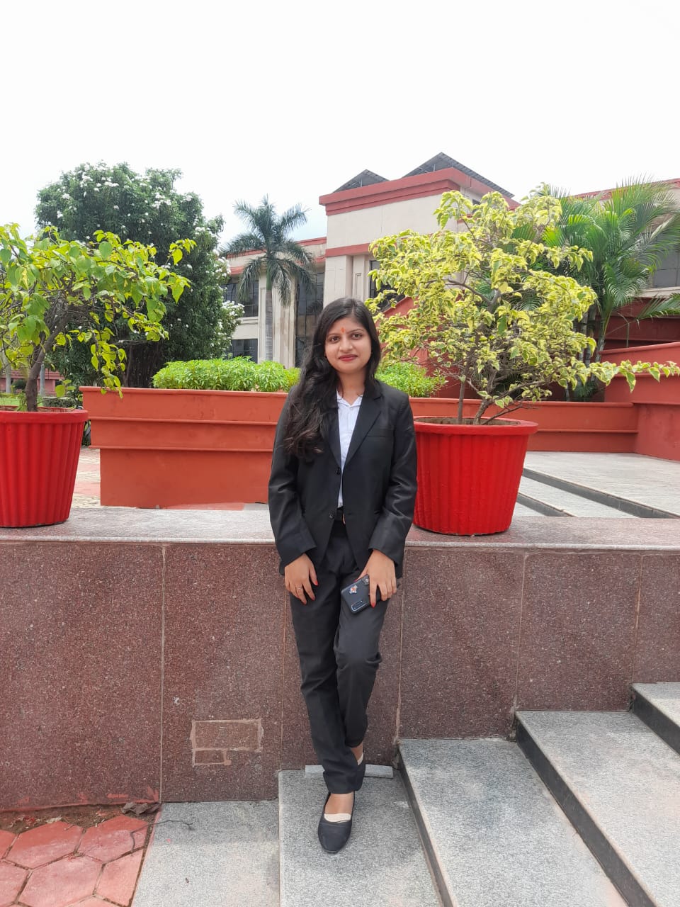 महामाया की पवित्र नगरी हसौद की बेटी हनि द्विवेदी ने अटल बिहारी बाजपेयी विश्वविद्यालय द्वारा आयोजित विधि अंतिम वर्ष की परीक्षा उत्तीर्ण