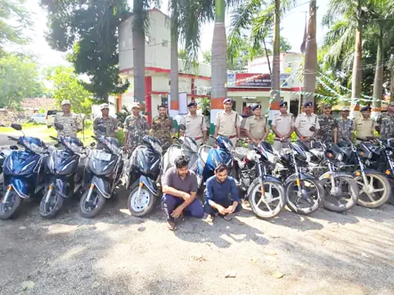 बाइक फाइनेंस करवाकर धोखाधड़ी, 2 गिरफ्तार : आरोपियों के कब्जे से 15 लाख कीमत की 17 गाड़ियां जब्त