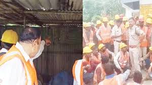 अल्ट्राटेक सीमेंट प्लांट में मजदूर की रस्सी से लटकी मिली लाश, पुलिस के पहुंचने से पहले ही प्रबंधन ने शव को उतारा, मजदूरों ने किया हंगामा