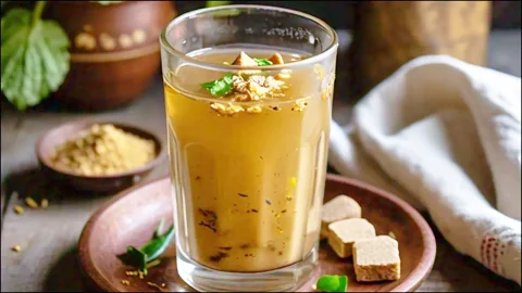 अजवाइन और गुड़ का पानी पीने से निकल जाएगा सीने में चिपका बलगम, सर्दी जुकाम में मिलेगा आराम, जानिए बनाने का तरीका