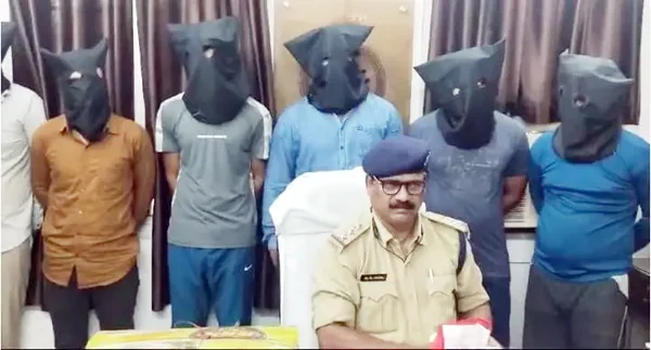 इंनकम टैक्स अफसर बनकर लूट, सात आरोपी गिरफ्तार, फिल्मी स्टाइल में दिये थे घटना को अंजाम