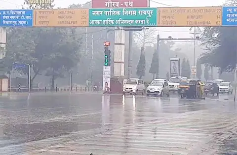 रायपुर में हो रही झमाझम बारिश