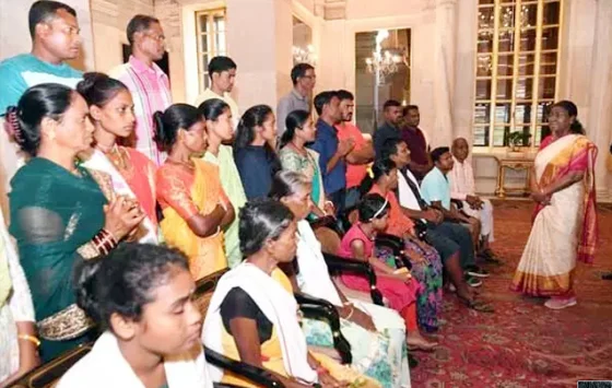 राष्ट्रपति भवन में बस्तर के नक्सल पीड़ितों ने रखी अपनी पीड़ा, वि‍ष्‍णुदेव की संवेदनशील पहल का हुआ उल्लेख
