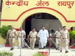 सेंट्रल जेल में बंद विधायक देवेंद्र यादव को रायपुर कोर्ट लाया गया, NSUI के प्रदर्शन के दौरान चक्काजाम केस में पेशी