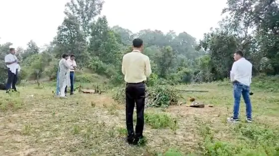 ब्लूटूथ इयरफोन के विवाद में छोटे भाई ने बड़े भाई को मौत के घाट उतारकर दफनाया