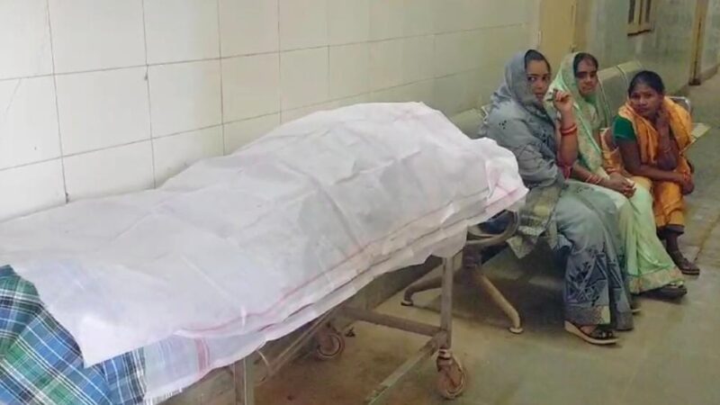 दतौद से श्रीमद भागवत कथा सुनकर आ रहे वृद्ध बाइक से सड़क हादसे का शिकार, घटना स्थल पर ही दर्दनाक मौत बाइक सवार घायल