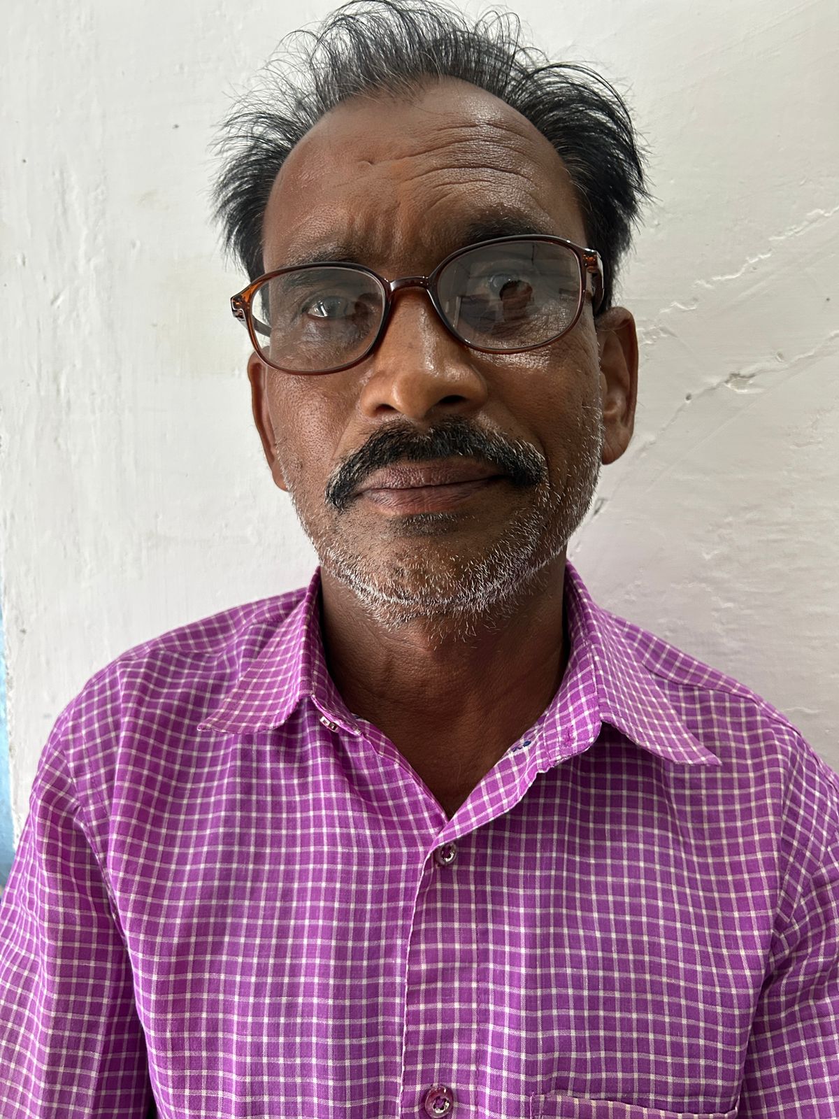 अवैध अंग्रेजी शराब के साथ मोटर साइकिल में परिवहन करते हुए आरोपी गिरफ्तार