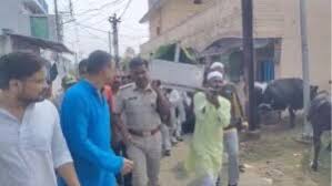 मां और बेटी के जनाजे को एसपी चंद्रमोहन सिंह ने दिया कंधा, अंतिम यात्रा में सभी समुदाय के लोग हुए शामिल