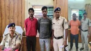 बैंक कर्मचारियों ने गबन किए ग्राहकों के लोन की किश्त, पुलिस ने 3 आरोपियों को किया गिरफ्तार