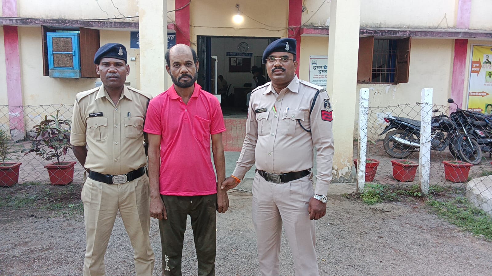 घर अंदर घुसकर छेड़छाड़ करने वाला आरोपी गिरफ्तार