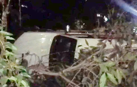 तेज रफ्तार स्कॉर्पियो पुल से नीचे गिरी, ड्राइवर समेत 7 लोग हुए घायल, 3 की हालत गंभीर