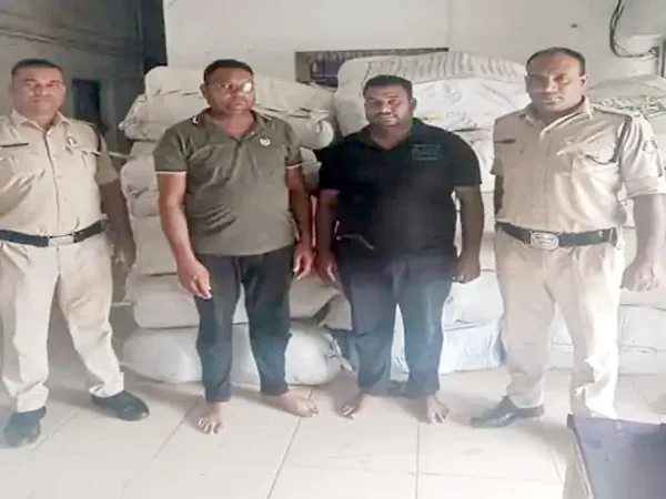 रायपुर के हथकरघा गोडाउन में 10 हजार किलो धागा चोरी:कम भाव में चोरी का माल खरीदने वाले 2 व्यापारी गिरफ्तार