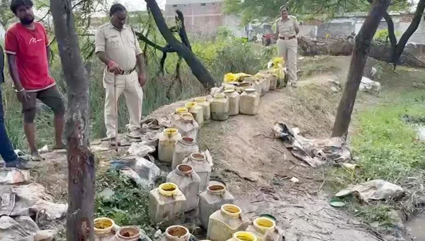 1405 किलो अवैध शराब और 14 सौ किलो लहान जब्त, 6 गिरफ्तार