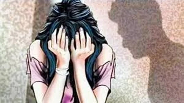 दुष्कर्म का आरोपी पैरोल में बाहर आकर अपनी ही बेटी, भतीजी से किया बलात्कार…