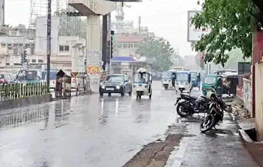 रायपुर में बदला मौसम, दोपहर को तेज धूप के बाद हुई झमाझम बारिश