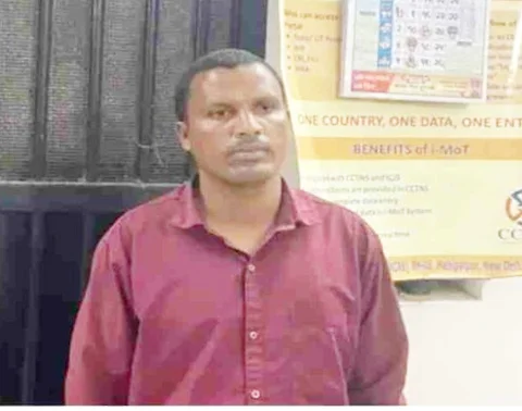 कुल्हाड़ी और डंडे से वार कर पति ने की गर्भवती पत्नी की हत्या, फिर थाने पहुंचकर किया सरेंडर