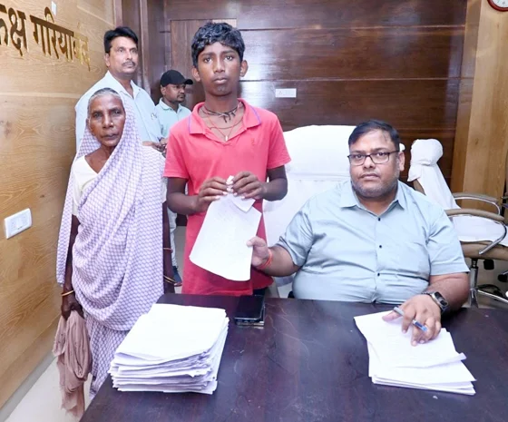 कलेक्टर की संवेदनशीलता से एक बालक गोपाल को मिला स्पांसरशिप योजना का लाभ