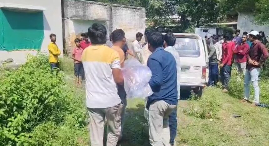 क्रिकेट खेलते हुए 15 वर्षीय बालक की अचानक मौत, जाँच में जुटी पुलिस