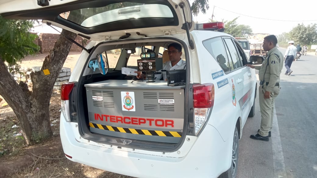 शराब पीकर वाहन चलाने वाले एवं यातायात नियमों का उलंघन करने वालो के विरूद्ध यातायात पुलिस द्वारा की जा रही हैं लगातार कार्यवाही