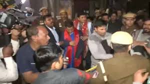 दिल्ली के पूर्व सीएम अरविंद केजरीवाल पर अनजान शख्स ने की लिक्विड फेंकने की कोशिश, कर रहे थे पदयात्रा