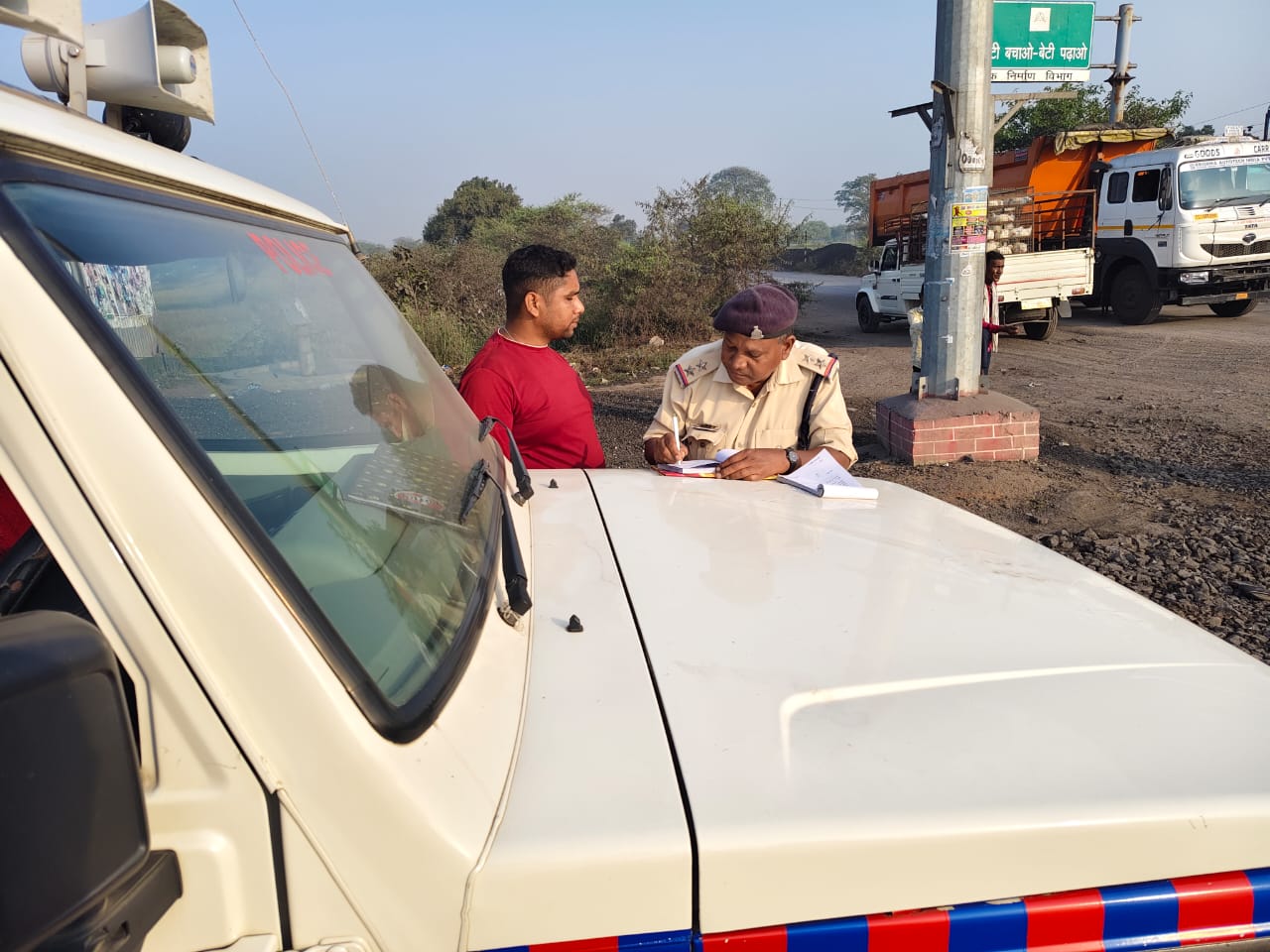 शराब पीकर वाहन चलाने वाले एवं तथा यातायात नियमों का उलंघन करने वालो के विरूद्ध यातायात पुलिस द्वारा की जा रही हैं लगातार कार्यवाही