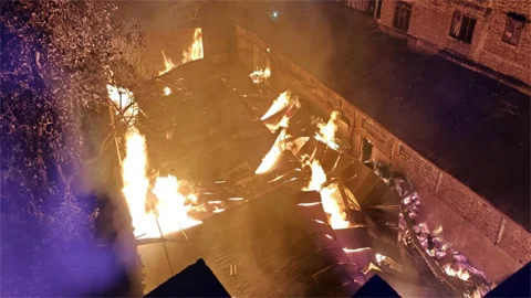 किराया भंडार के गोदाम में लगी भीषण आग, दमकल की 15 गाड़ियों ने 7 घंटे की मशक्कत के बाद पाया काबू…