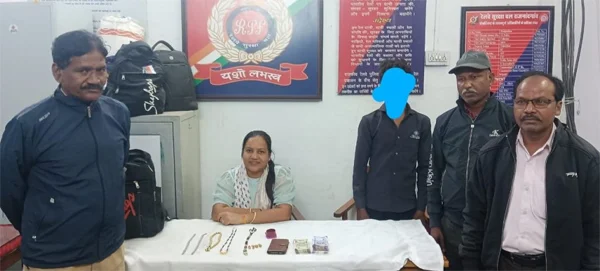 अपने यूट्यूबर दोस्त से मिलने घर से चुपके से निकाले 5 लाख के गहने और कैश