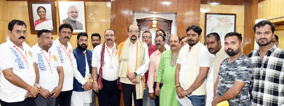 राज्यपाल डेका को छठ महापर्व में शामिल होने के लिए न्यौता