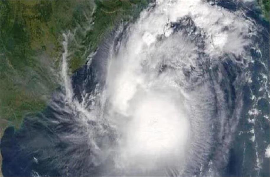 मौसम का बदला मिजाज, IMD ने जारी किया इन 7 राज्यों में रेड और ऑरेंज अलर्ट