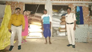 अवैध धान जमाखोरी पर राजस्व विभाग की बड़ी कार्रवाई, 879 कट्टा धान जब्त कर आरोपी को भेजा जेल