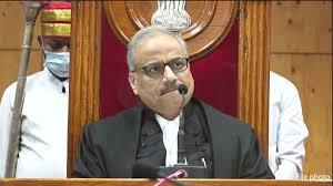 अधिकारी बॉलीवुड स्टार नहीं: हाईकोर्ट के चीफ जस्टिस ने पुलिस अधिकारियों को लगाई कड़ी फटकार