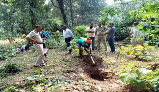 12 दिन बाद DNA टेस्ट करने नवजात शिशु के शव को कब्र से निकाला